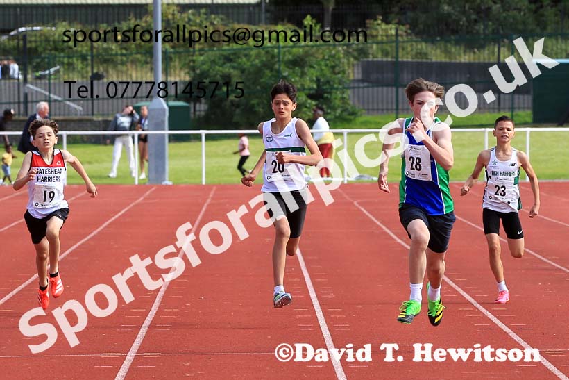 Boys Under-13s 200 metres, 2023 Northern Under-13s, Under-15s and Under-17s, Middlesbrough.  Photo: David T. Hewitson/Sports for All Pics
